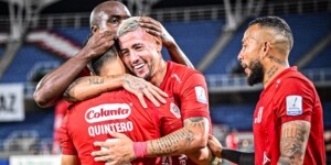 Jugadores de América de Cali en la victoria contra Alianza | Foto: @AmericadeCali.