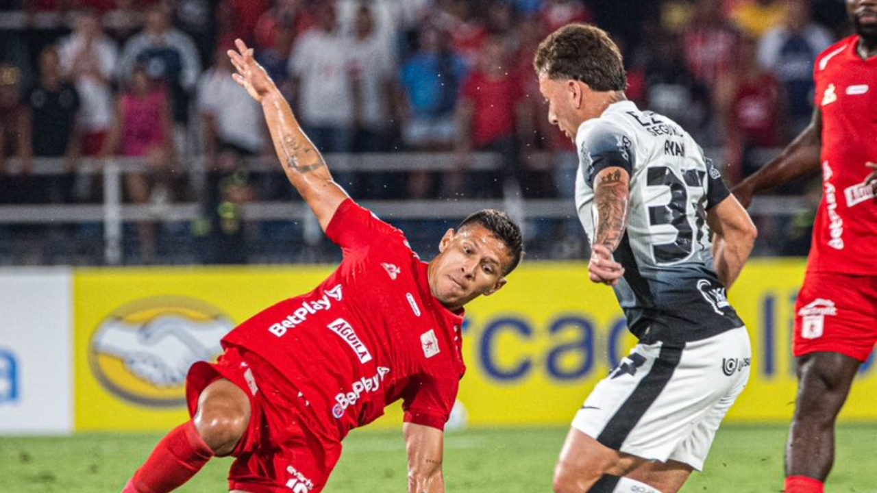 América de Cali en el juego contra Corinthians | Foto: @AmericadeCali.