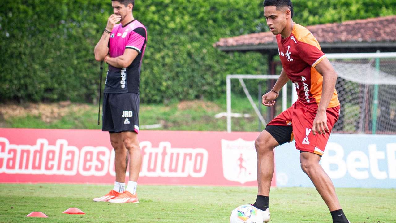 América de Cali en sesión de entrenamiento en la sede deportiva | Foto: @AmericadeCali.