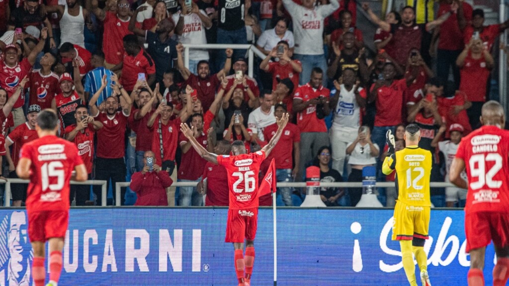 América de Cali festejando el triunfo contra los 'Azucareros' | Foto: @AmericadeCali.