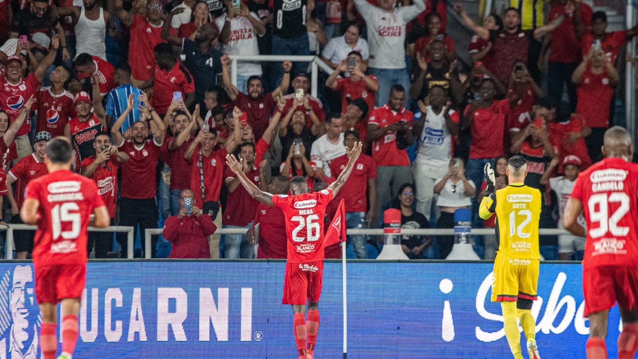 América de Cali festejando el triunfo contra los 'Azucareros' | Foto: @AmericadeCali.