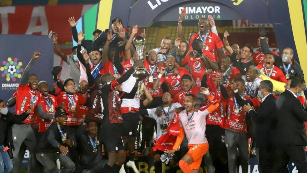 América de Cali festejando el título de nacional contra Santa Fe | Foto: El Tiempo.