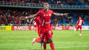 Jean Pestaña festejando el gol del empate contra Racing | Foto: @AmericadeCali.
