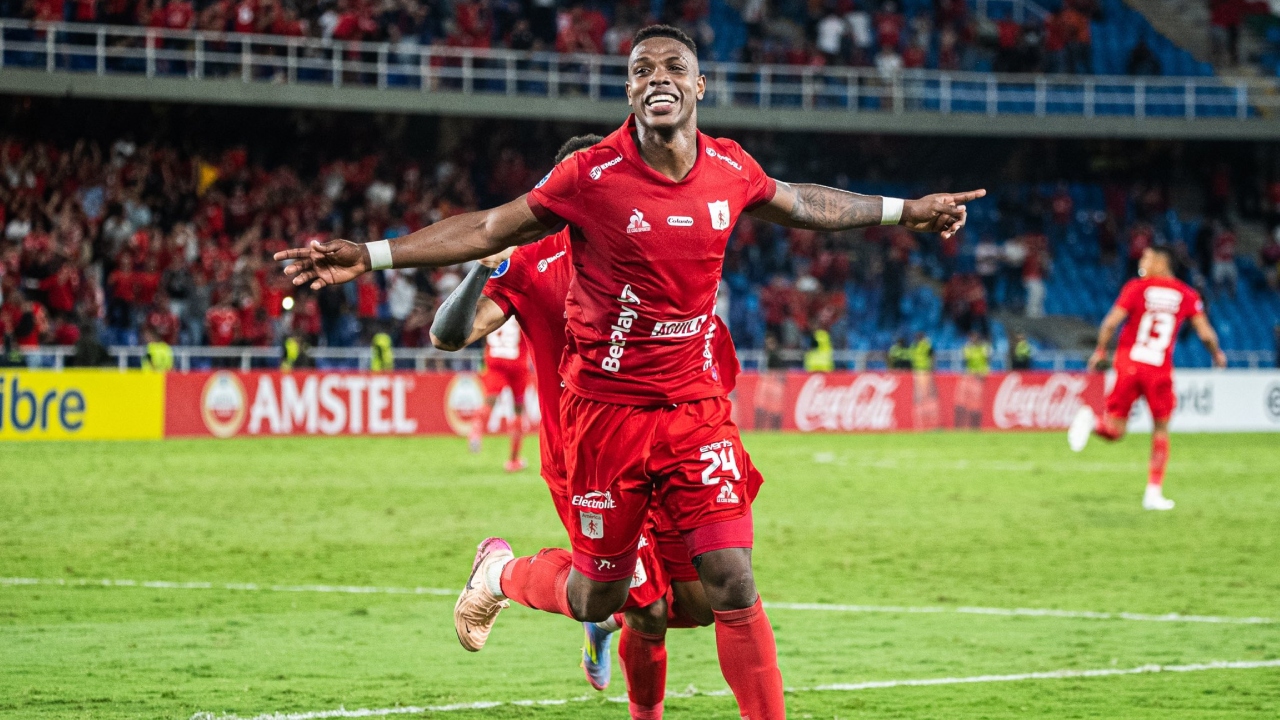 Jean Pestaña festejando el gol del empate contra Racing | Foto: @AmericadeCali.