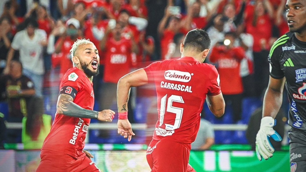 Duván Vergara y Rafael Carrascal en la victoria de América contra DIM | Foto: @AmericadeCali.